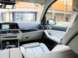 2019xDrive40i  M\b п؅^