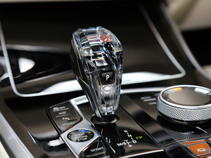 2019xDrive40i  M\b п؅^