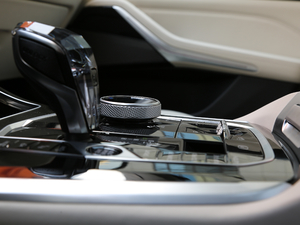 2019xDrive40i  M\b п؅^