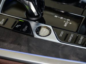 2019xDrive40i M\b п؅^