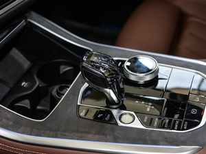 2019xDrive40i M\b п؅^