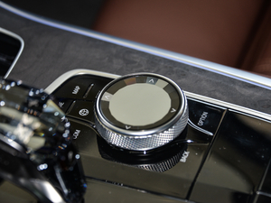 2019xDrive40i M\b п؅^