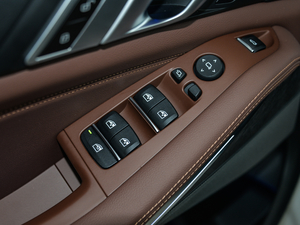 2019xDrive40i M\b п؅^