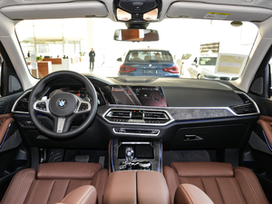 2019xDrive40i M\b п؅^