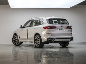 2019款xDrive40i M运动套装 左后45度