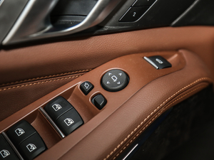 2019xDrive40i M\b п؅^(q)