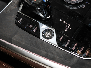 2019xDrive40i M\b п؅^(q)