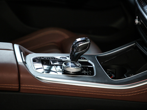 2019xDrive40i M\b п؅^(q)