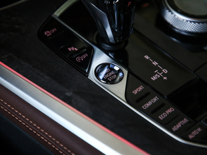 2019xDrive40i M\b п؅^(q)