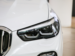 2019款xDrive30i M运动套装 大灯