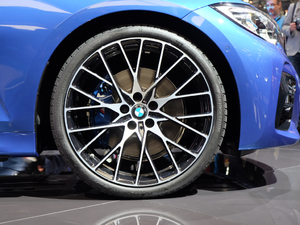 2019款330i 基本型 细节外观