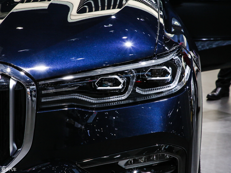 2019RX7 xDrive40i  M\b