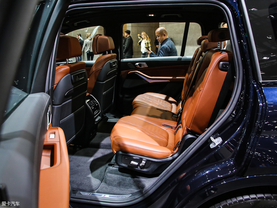 2019RX7 xDrive40i  M\b