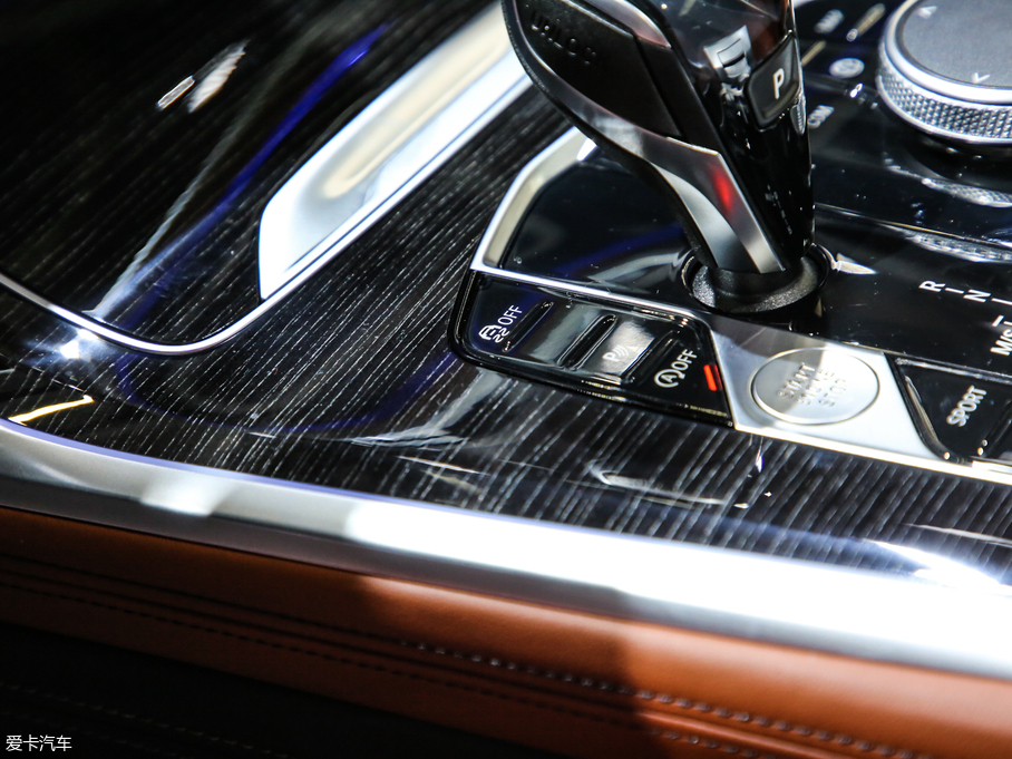 2019RX7 xDrive40i  M\b