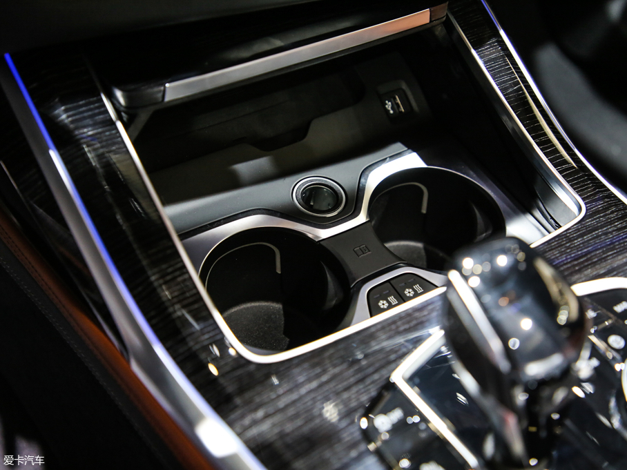 2019RX7 xDrive40i  M\b