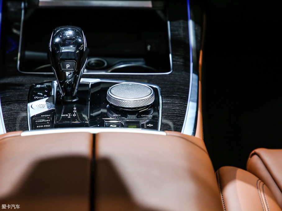 2019RX7 xDrive40i  M\(yn)(dng)b