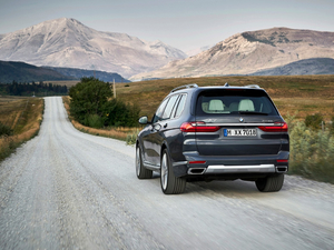 2019xDrive40i  M\b w^