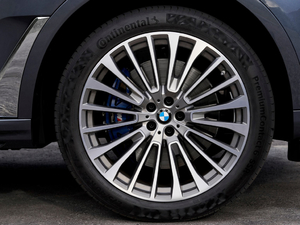 2019xDrive40i  M\b ^