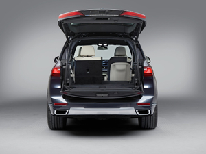 2019xDrive40i  M\b g