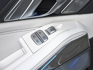 2019xDrive40i  M\(yn)(dng)b g