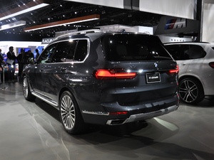 2019xDrive40i  M\b w^