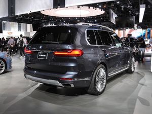 2019xDrive40i  M\b w^