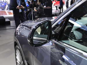 2019xDrive40i  M\b ^