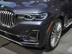 2019xDrive40i  M\b ^