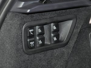 2019xDrive40i  M\(yn)(dng)b g