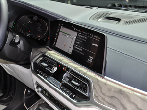 2019xDrive40i  M\b п؅^