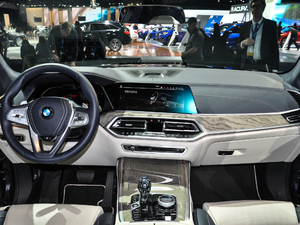 2019xDrive40i  M\b п؅^