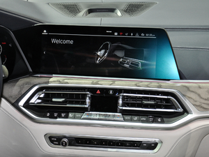 2019xDrive40i  M\b п؅^