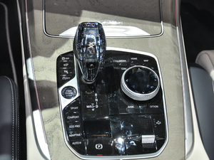 2019xDrive40i  M\b п؅^