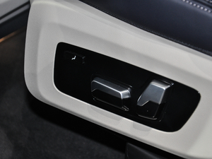 2019xDrive40i  M\b п؅^