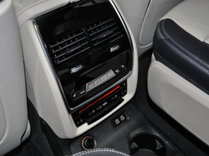 2019xDrive40i  M\b п؅^