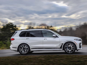 2019xDrive40i  M\b w^