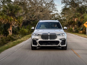 2019xDrive40i  M\b w^