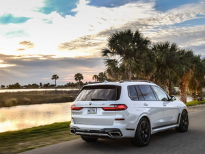 2019xDrive40i  M\b w^