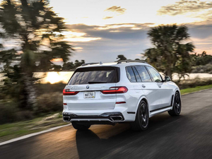 2019xDrive40i  M\b w^