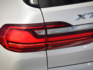 2019xDrive40i  M\b ^