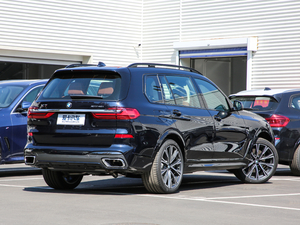 2019xDrive40i  M\b w^