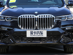 2019xDrive40i  M\b оW