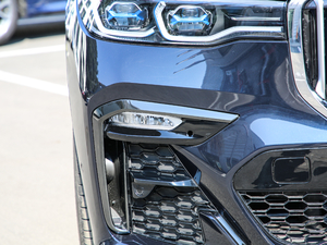 2019xDrive40i  M\b ^