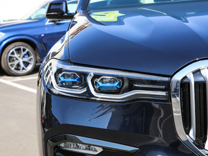 2019xDrive40i  M\b ^