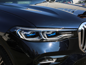 2019xDrive40i  M\b ^