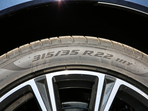 2019xDrive40i  M\b ݆̥ߴ