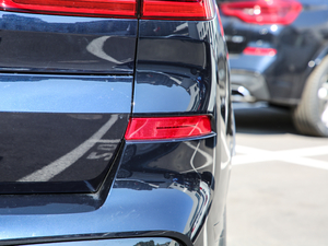 2019xDrive40i  M\b ^