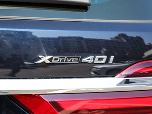 2019xDrive40i  M\b ^