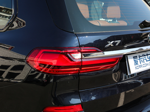 2019xDrive40i  M\b ^