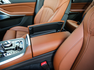 2019xDrive40i  M\b g